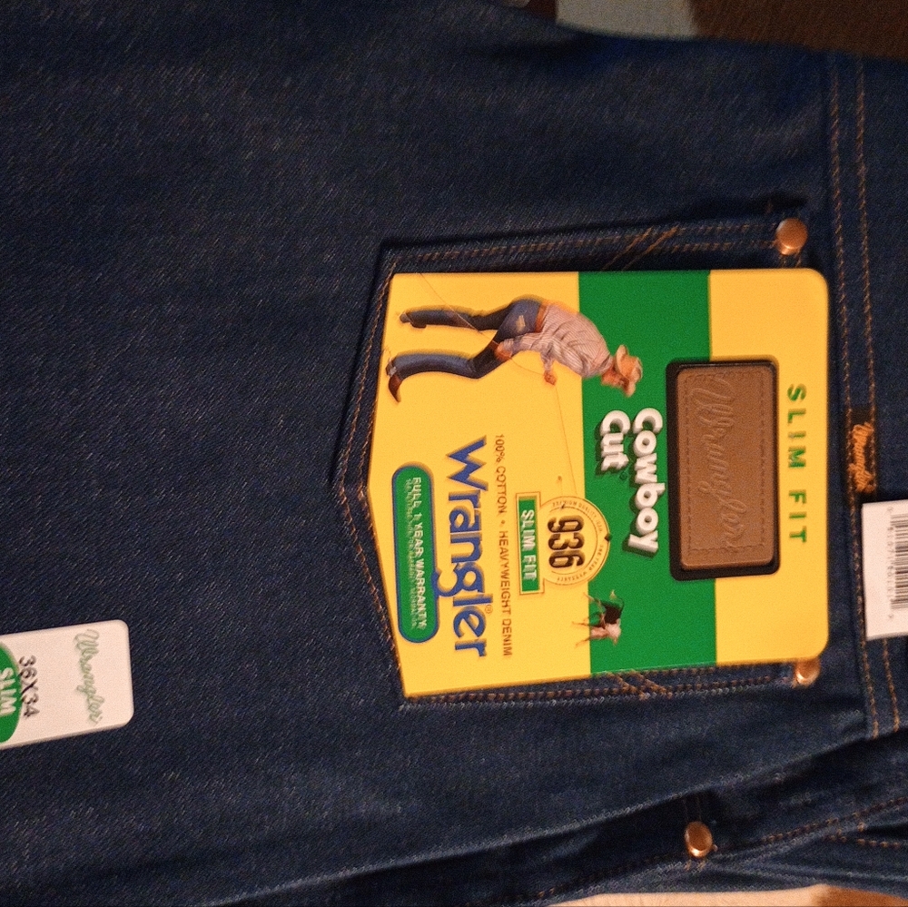 Brand New Men's Wrangler Cowboy Cut Slim Fit jeans